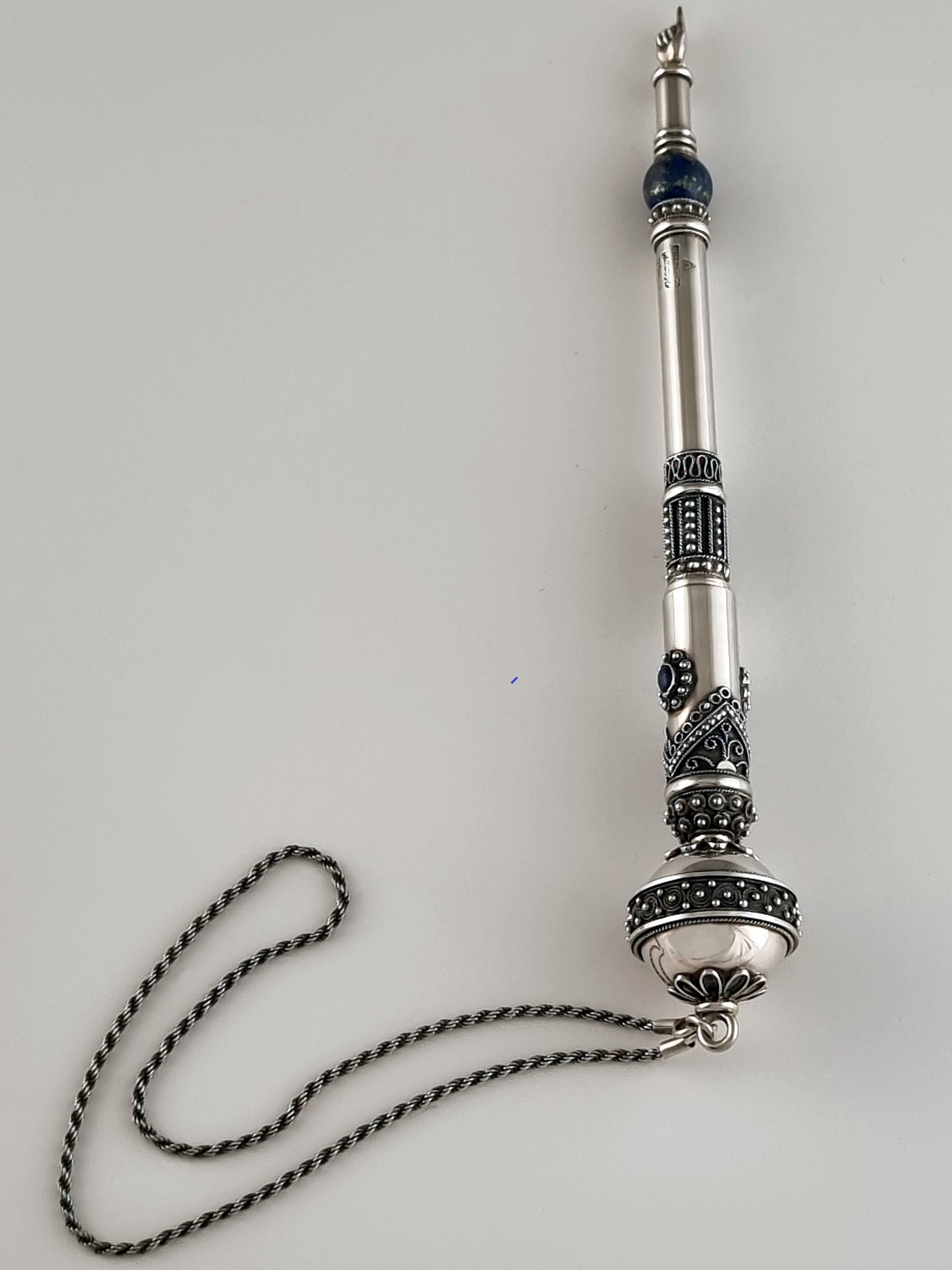 Amos Torah Pointer