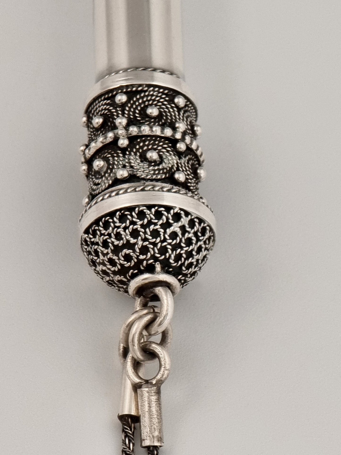 Back end of Torah pointer