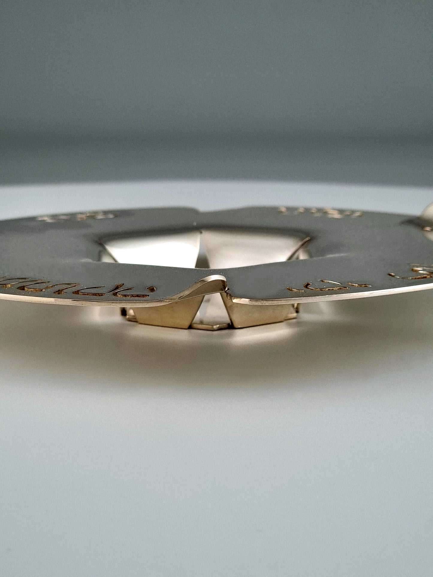 Light shines through Abigail Honey Dish by Boaz Yemini