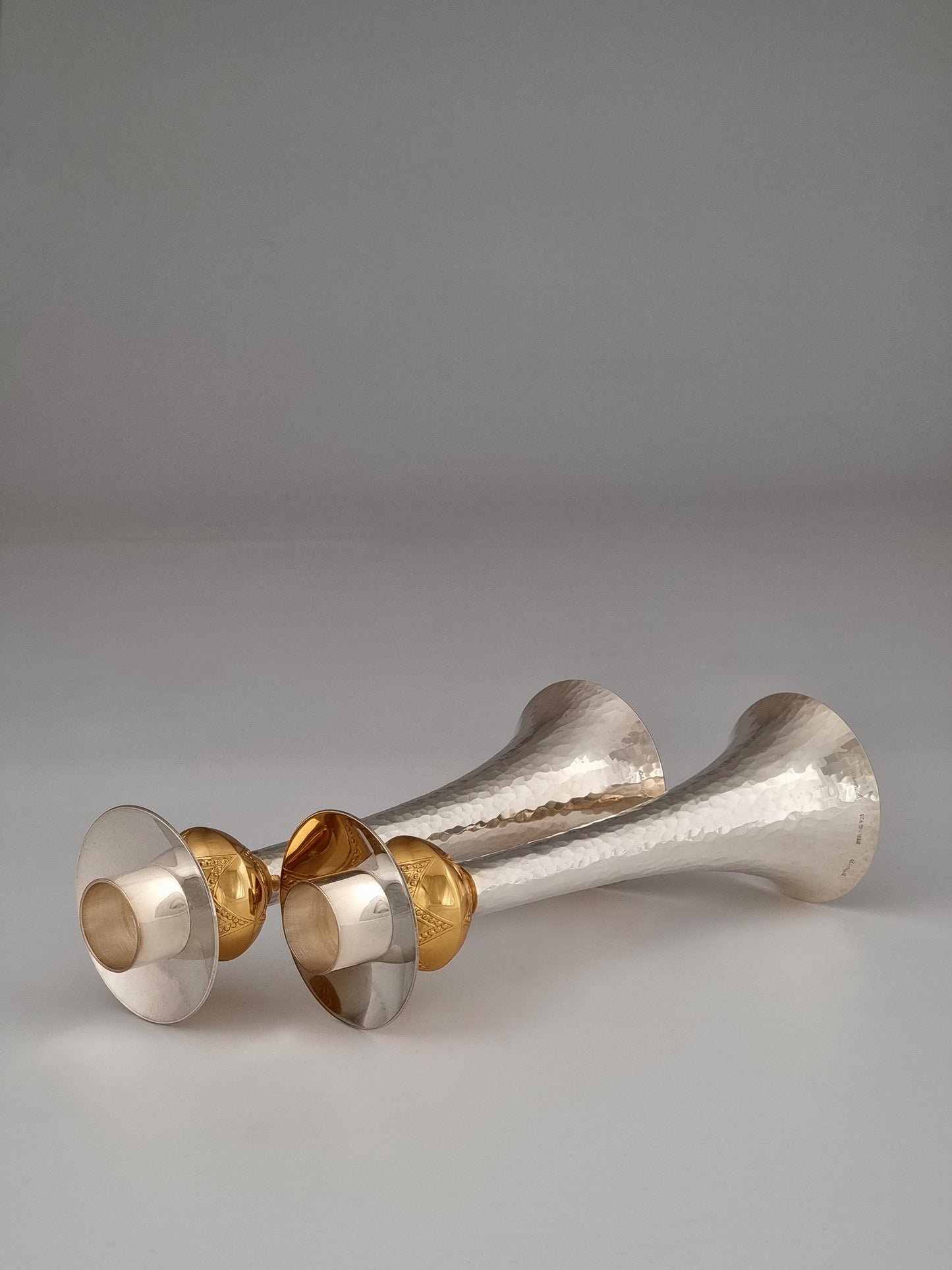 candlesticks set by Yemini shop